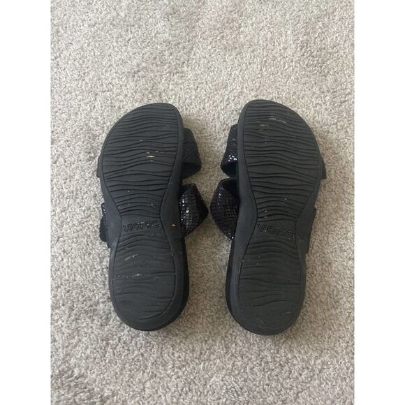 Vionic Sandals black womens size 10 - Picture 4 of 4
